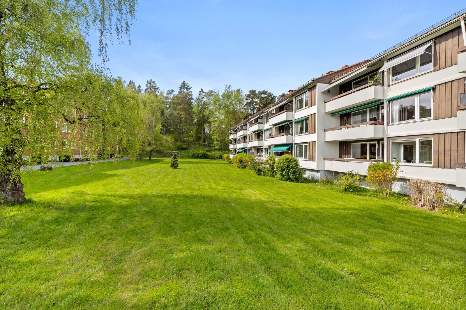 Store fellesarealer og grøntområder er noe som preger landskapet på Nedre Høvik. Galleribilde