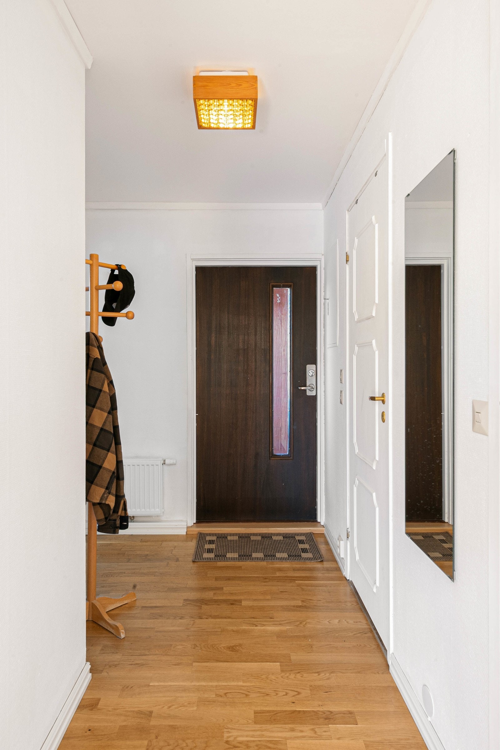 Det er god avsetningsplass for klær, sko og annet utstyr. Galleribilde