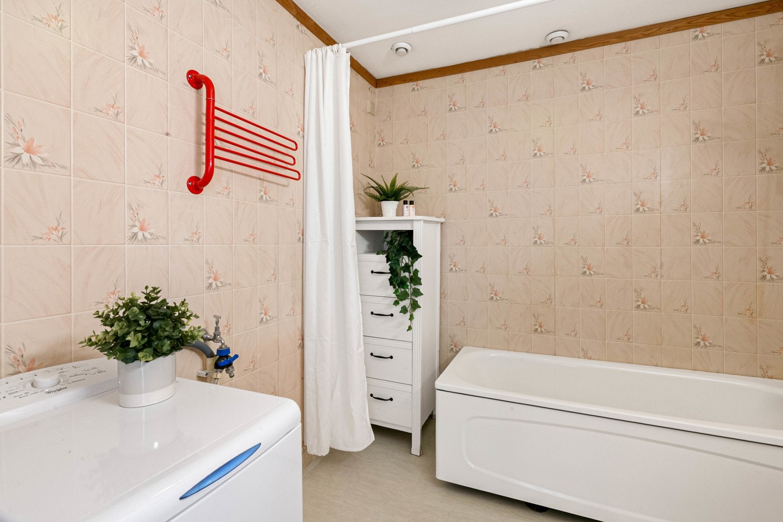 Det er mekanisk avtrekk ut av rommet. Galleribilde