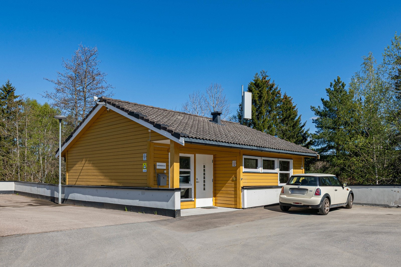 Grendehus i borettslaget Galleribilde