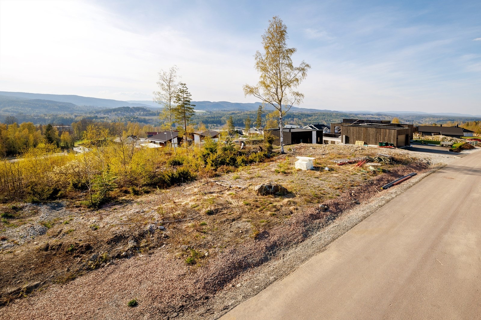 Tomten ligger på trinn 4 - som gir en enormt med sol og utsikt! Galleribilde