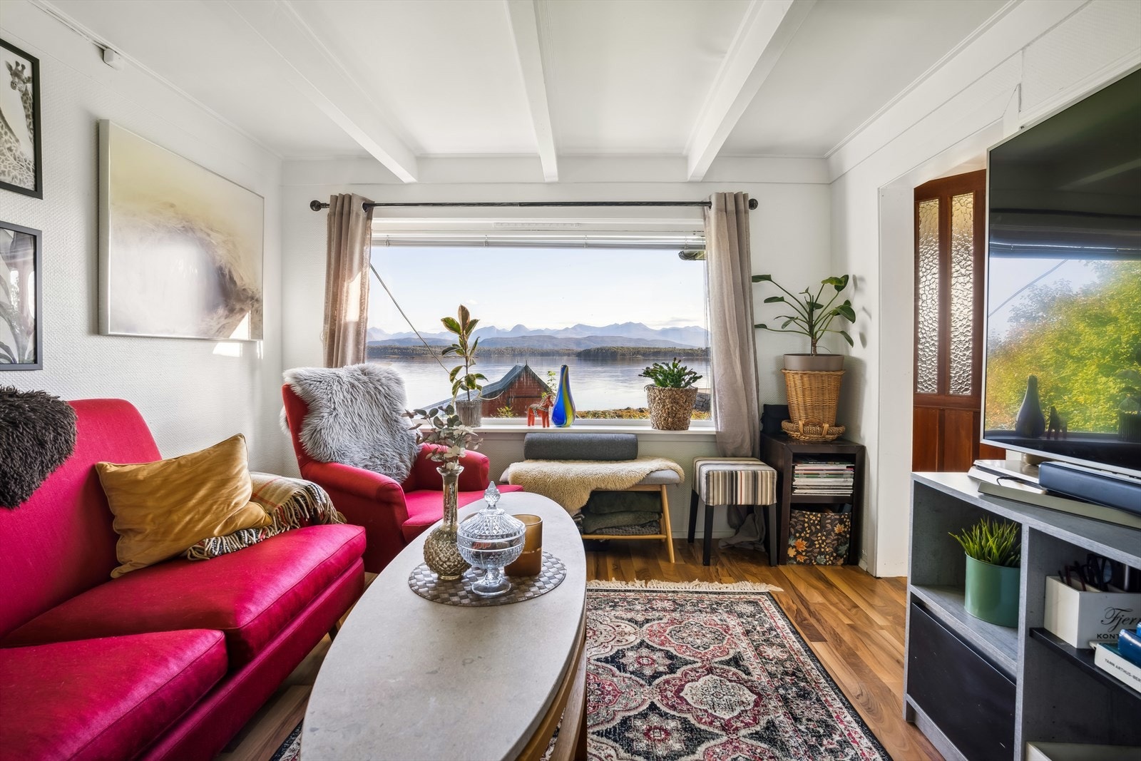 Koselig stue med nydelig utsikt Galleribilde