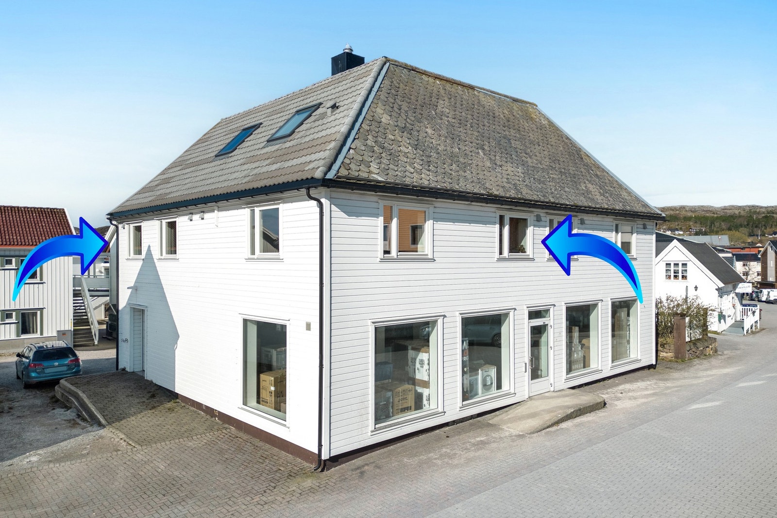 Leiligheten ligger ovenfor næringsareal. Galleribilde