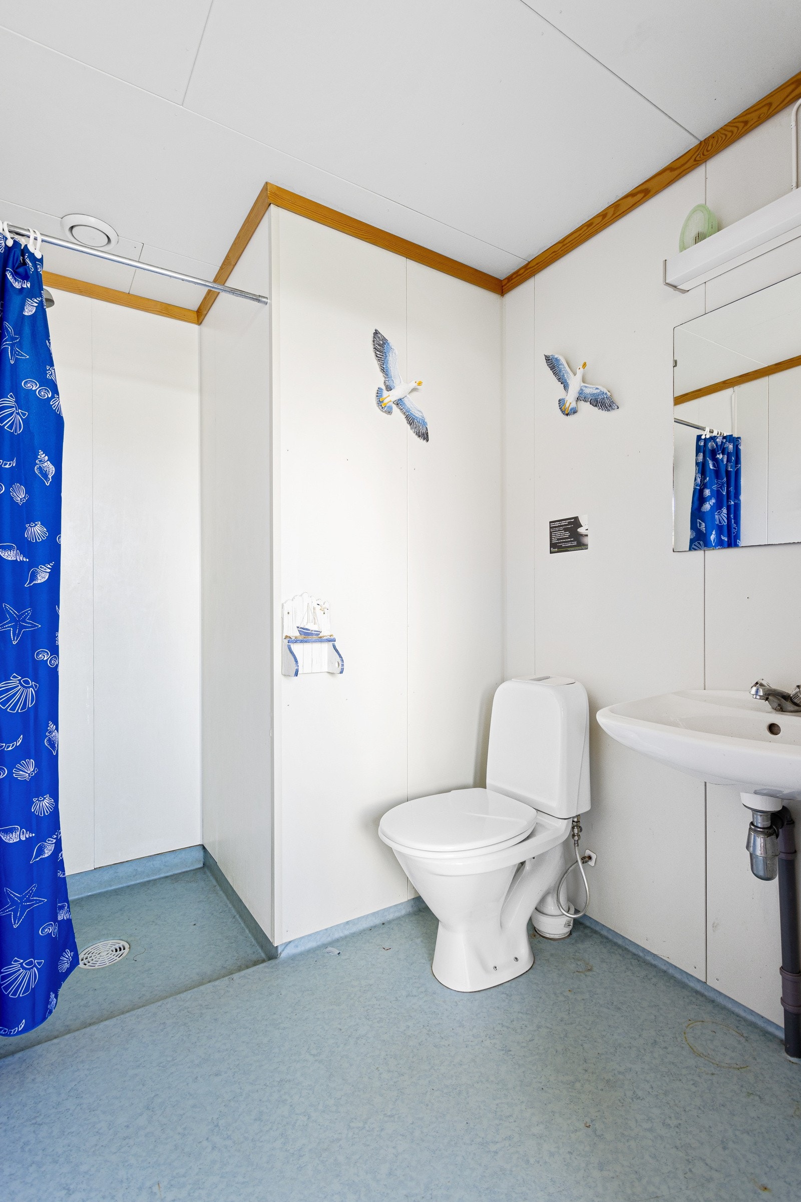 Privat ekstrabad i nabobygget. Galleribilde