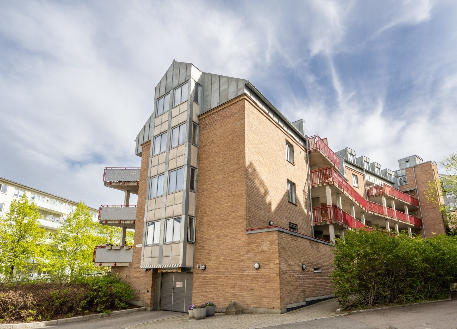 Området gir muligheten for offentlig kommunikasjon via buss og trikk. Galleribilde