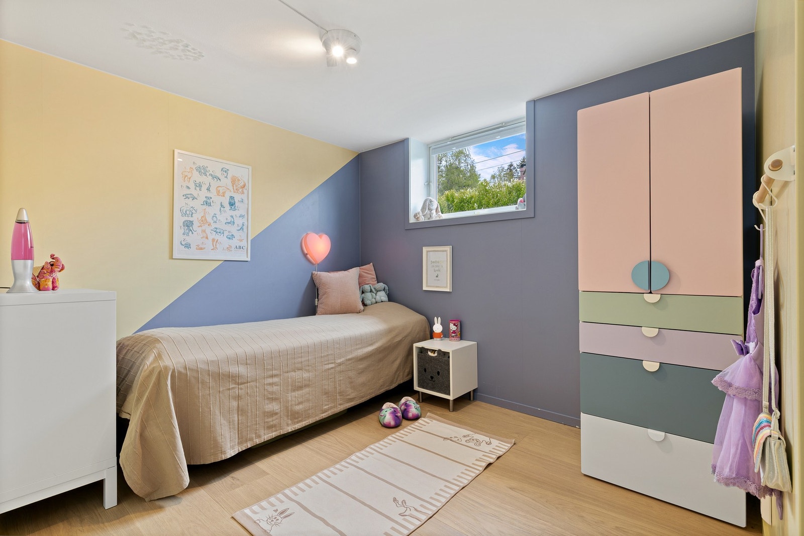 Soverom 3 er innredet som barnerom, men også dette værelset har størrelse nok til å kunne innredes med Galleribilde