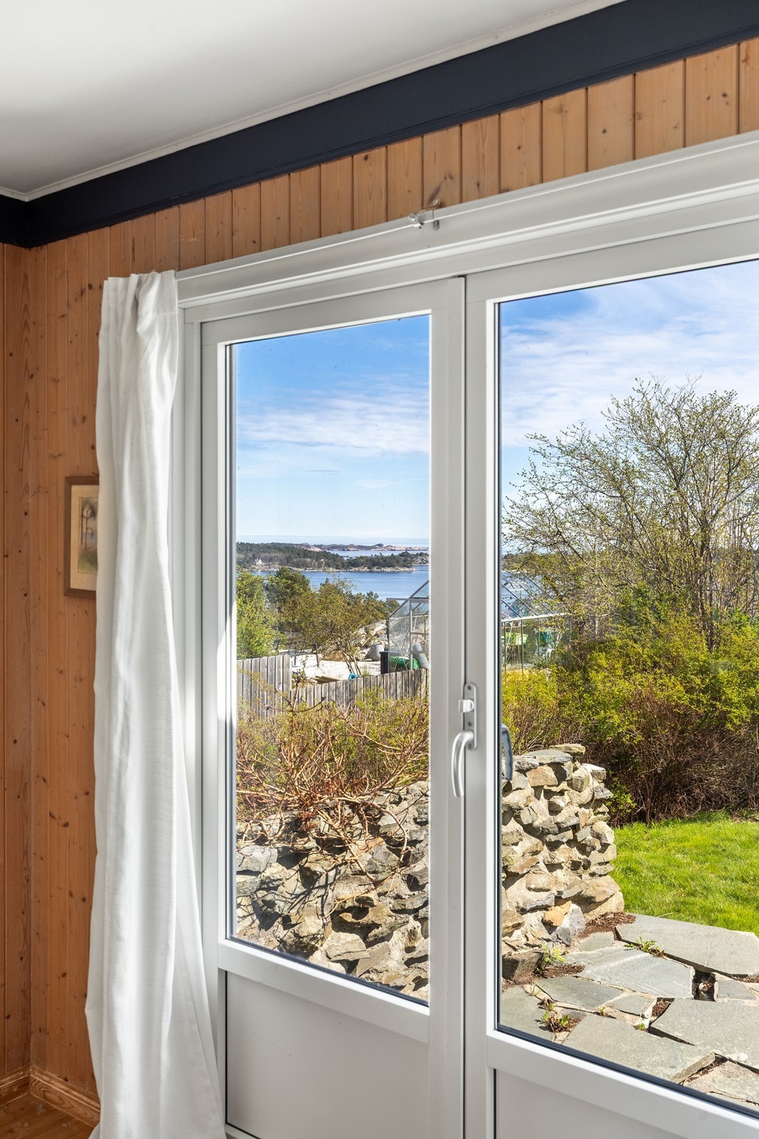 Fra stue/arbeidsrom er det dør ut til terrasse Galleribilde