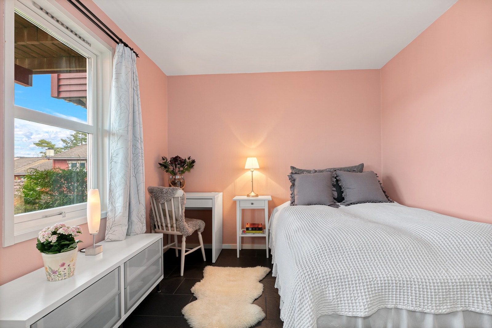 I underetasjen er det 1 soverom Galleribilde