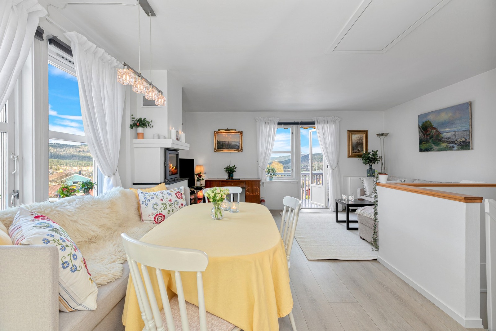 Åpen løsning mellom kjøkken og stue Galleribilde