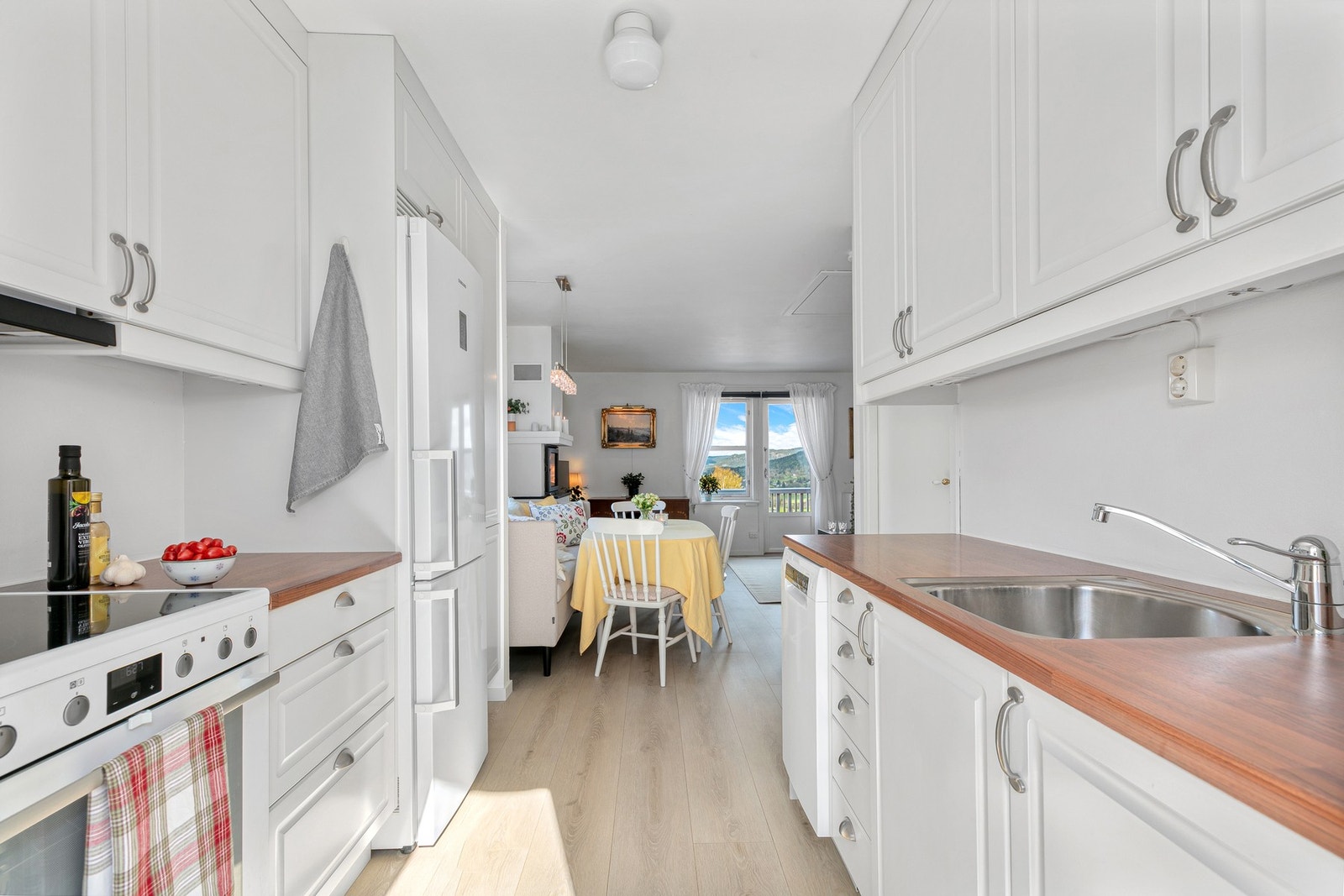 Praktisk arbeidskjøkken Galleribilde