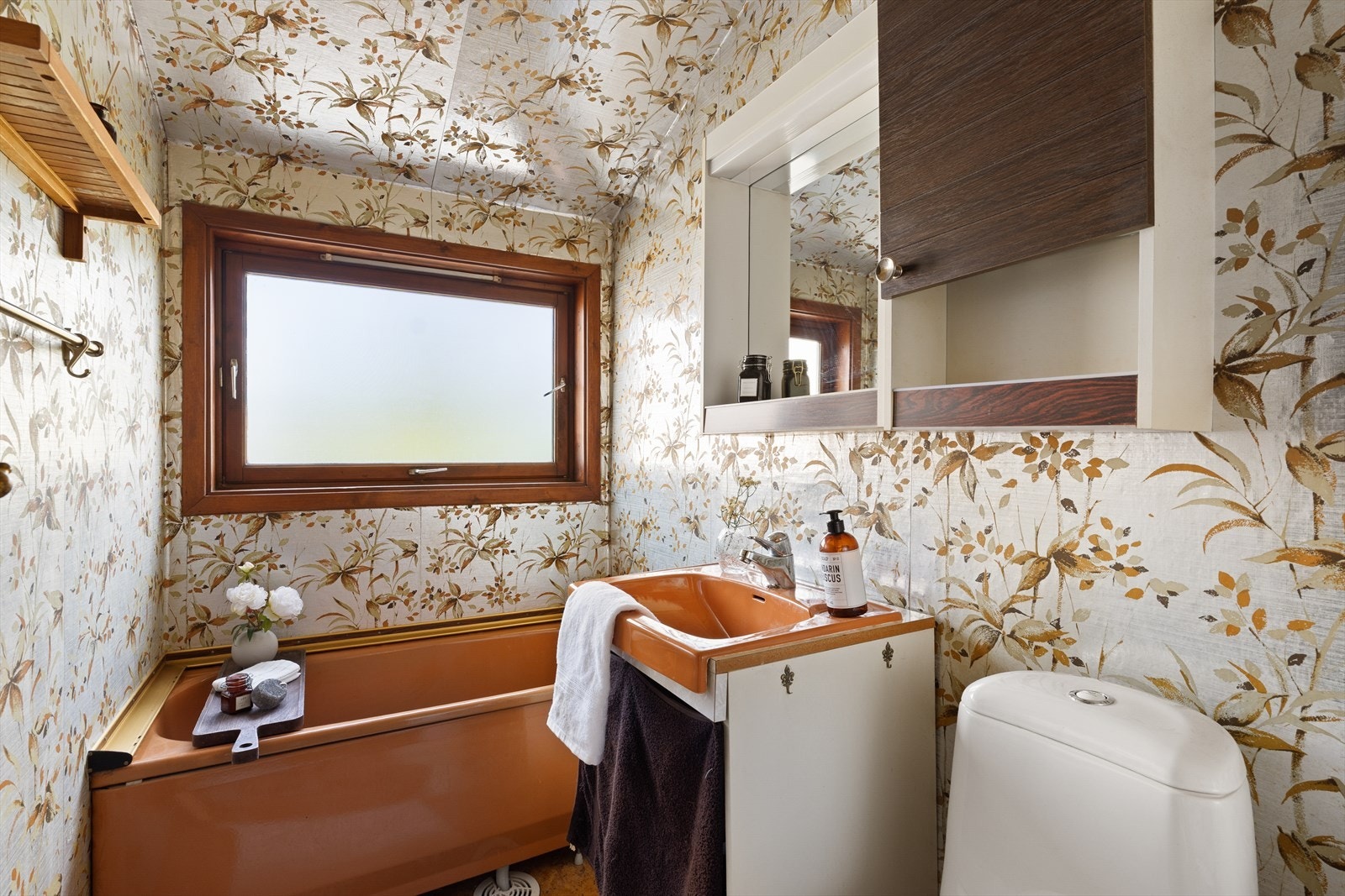 Badet er fra byggeår og må renoveres. Galleribilde