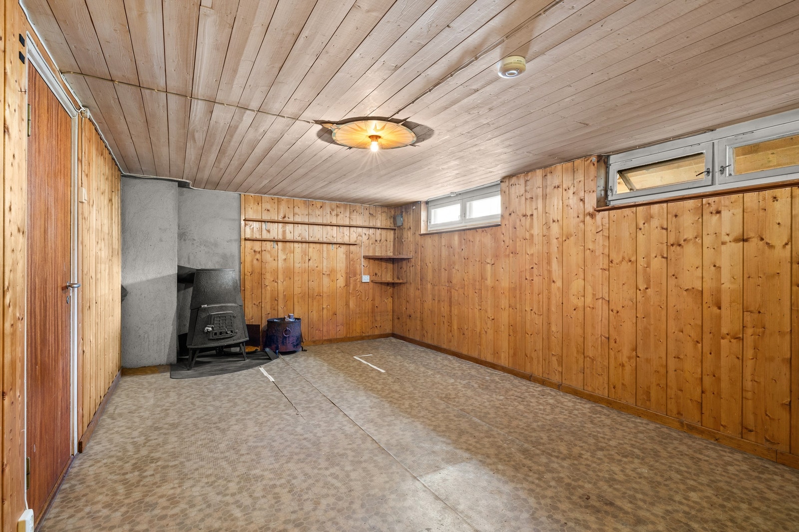 Disponibelt rom (ikke godkjent for varig opphold, se punkt under ferdigattest). Galleribilde