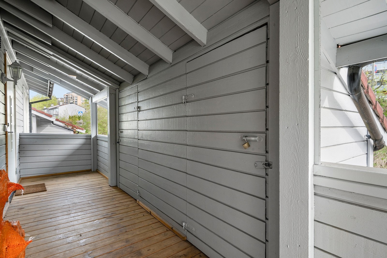 utvendig bod med adkomst via svalgang Galleribilde