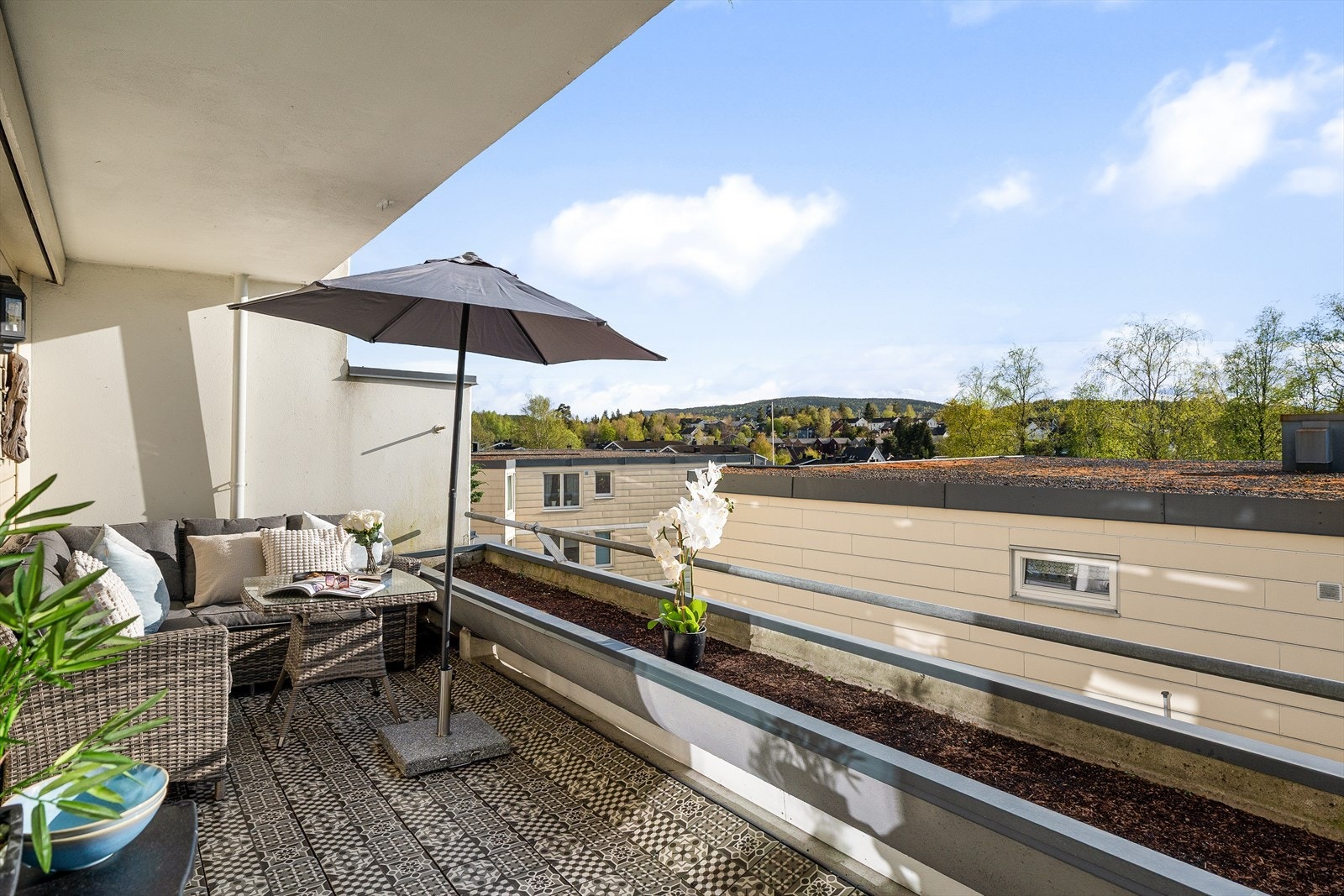 Terrassen egner seg godt for beplantning og kan enkelt forvandles til en frodig og innbydende uteoase. Galleribilde