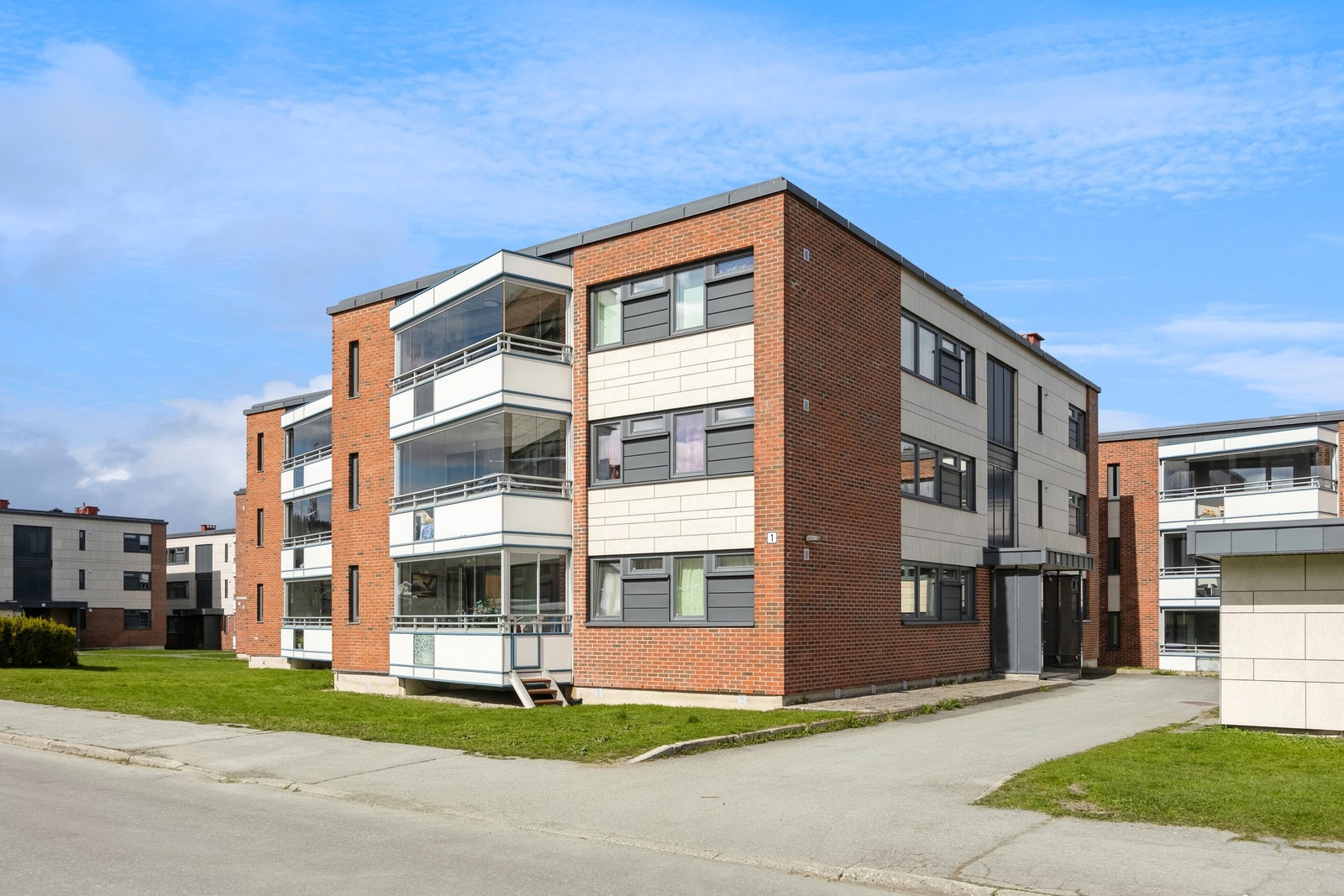 Borettslaget gjennomgikk omfattende renovering i perioden 2017-2020, hvor bl.a alle vinduer ble byttet (3-lags), etterisolering av vegger, drenering, nye uteboder m.m. I tillegg ble alle uteområder oppgradert. Galleribilde