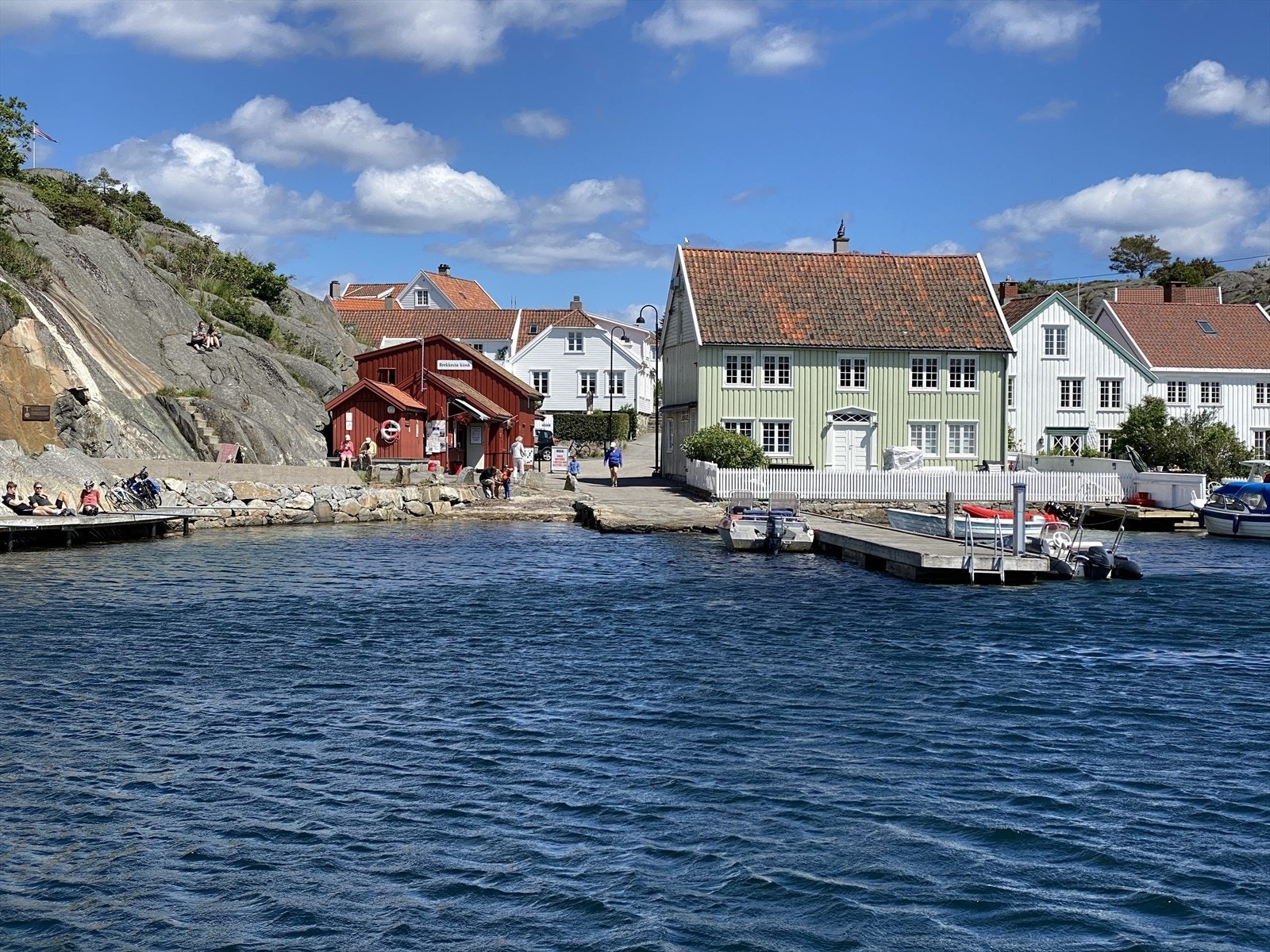 Brekkestø brygge Galleribilde