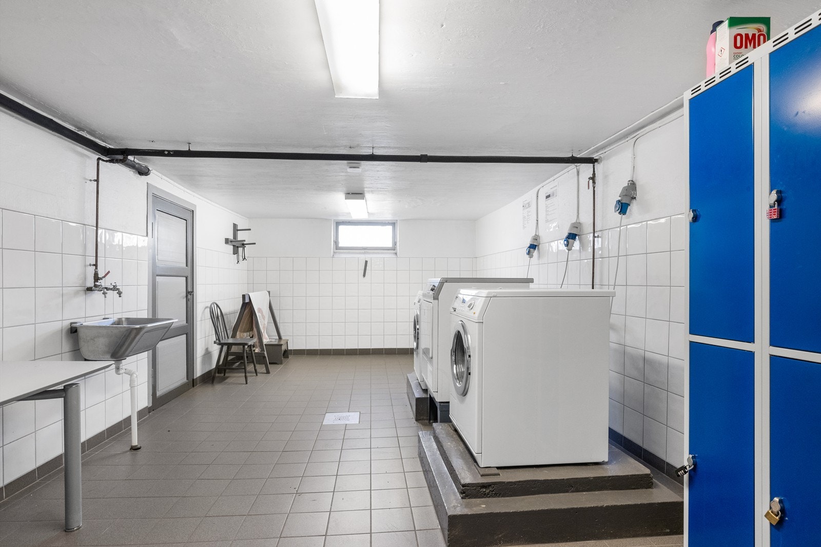 Felles vaskerom i kjeller Galleribilde