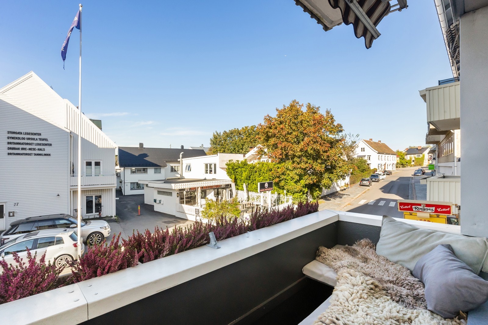 Vestvendt balkong, -en koselig plass for morgenkaffen eller ettermiddagssolen Galleribilde