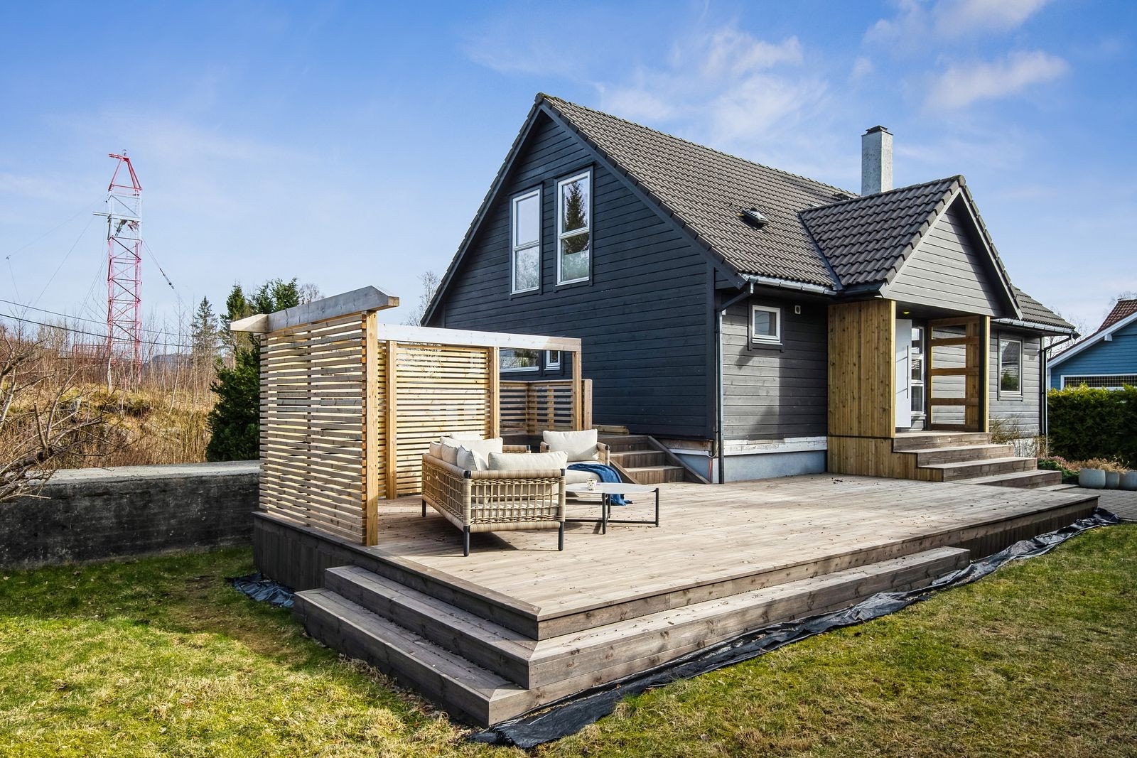 Fasade - Nybygget uteområde med gode solforhold. Galleribilde