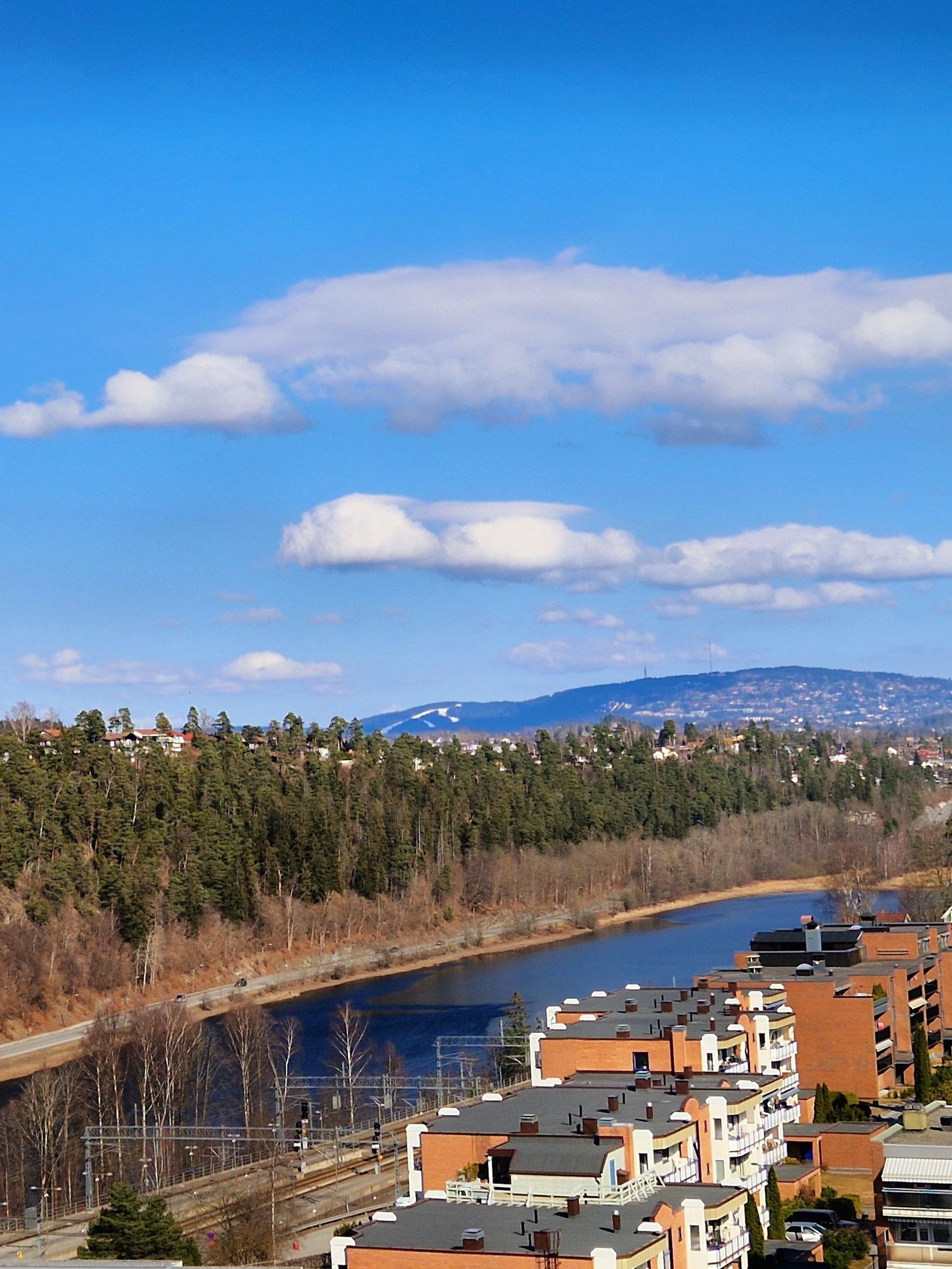 Fra takterrassen har du også utsikt mot byen Galleribilde