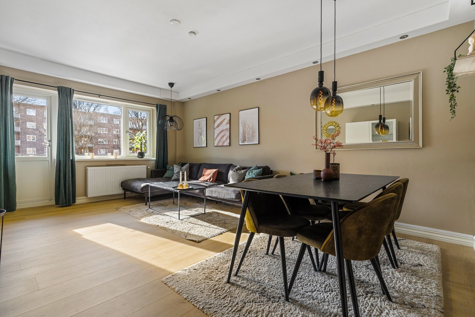 Lys og attraktiv 2-roms leilighet i populære Schouterrassen borettslag Galleribilde