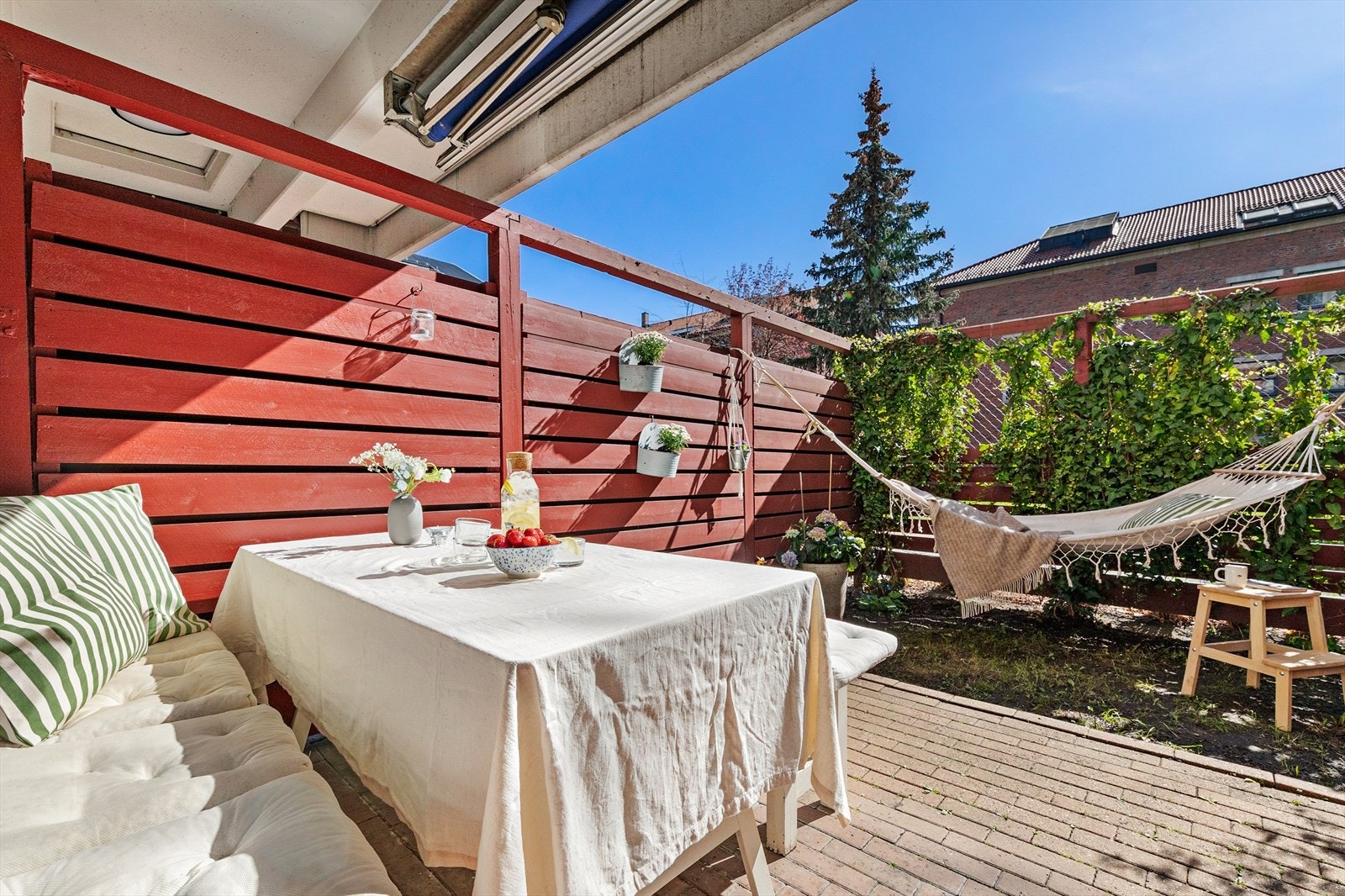 Velkommen til Breigata 5 - en nydelig 2-roms selveier med egen inngjerdet hage! Galleribilde