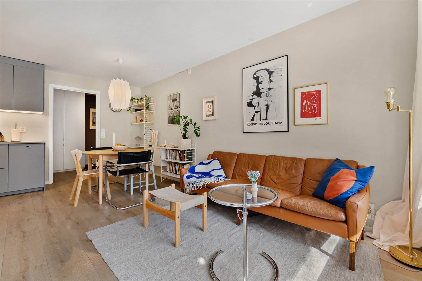 I tillegg til nyere overflater i 2020 ble mye elektrisk skiftet ut og lagt skjult Galleribilde