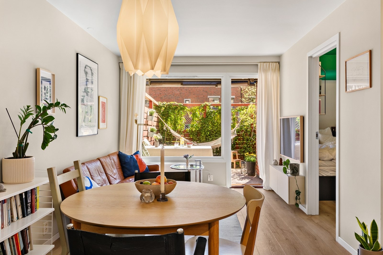 De store glassflatene sikrer det beste lysinnfallet Galleribilde