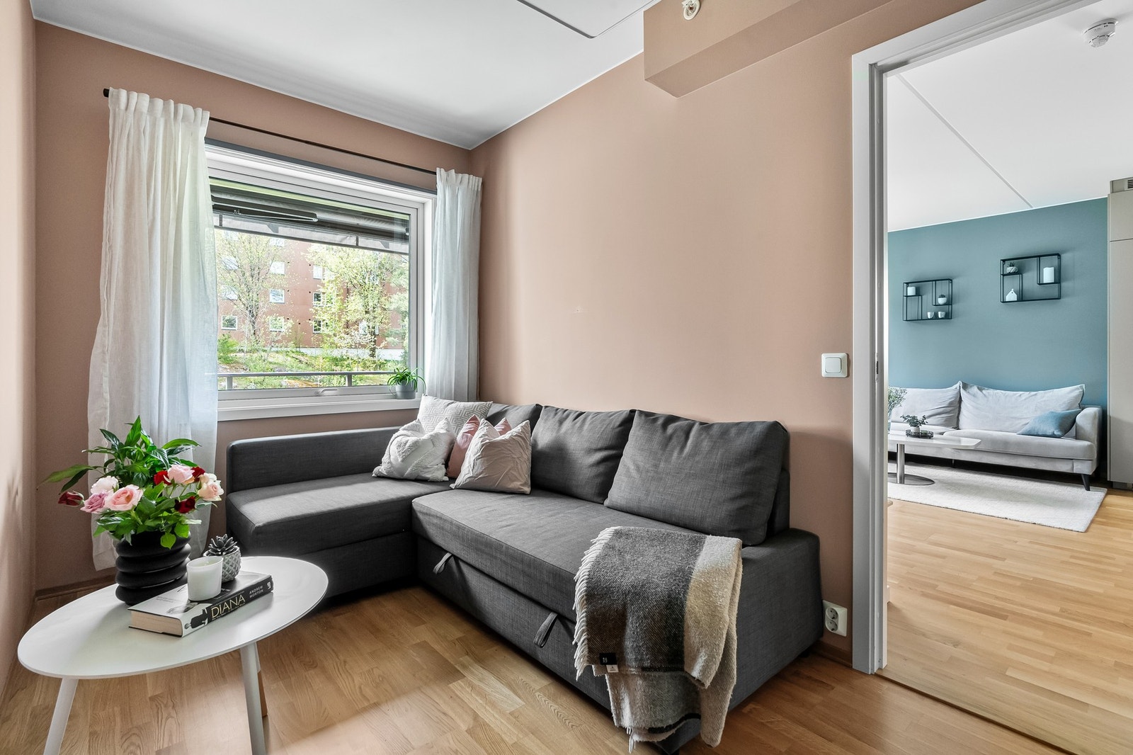 Soverom 3 ligger i tilknytning til stuen. Rommet benyttes i dag som ungdom-/gjesterom og er innredet med sovesofa. Galleribilde