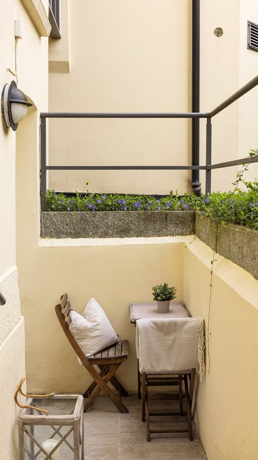 Det er adkomst fra skjermet inngangsparti. Galleribilde