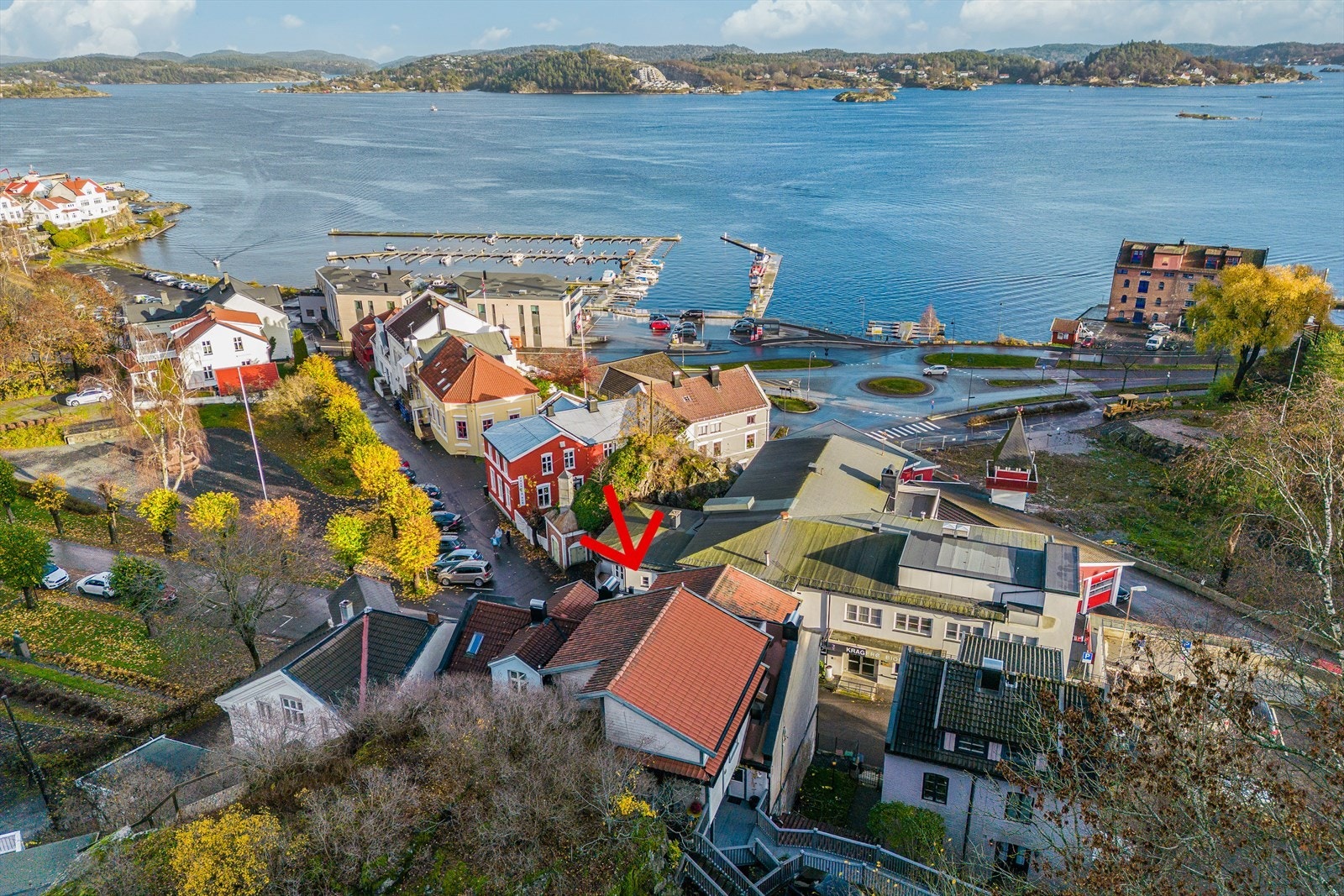 Fin innholdsrik selveier toppleilighet, sentrumsnær beliggenhet med flott sjøutsikt! Galleribilde