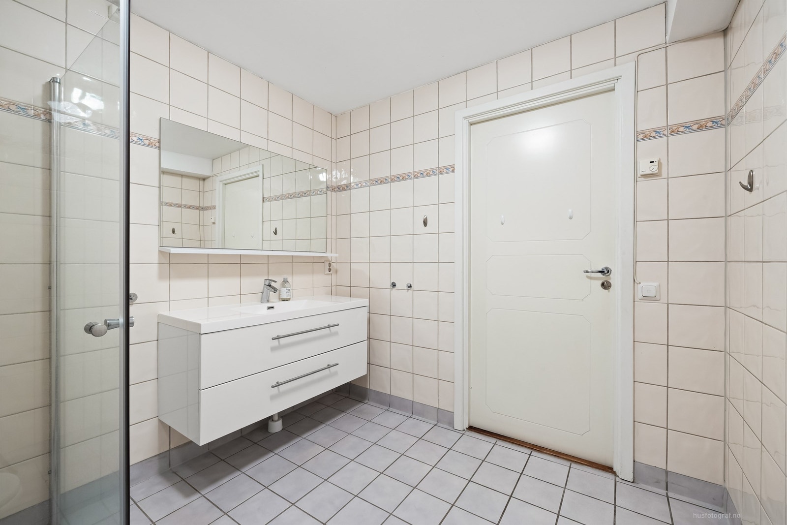 Flislagt bad med gulvvarme Galleribilde