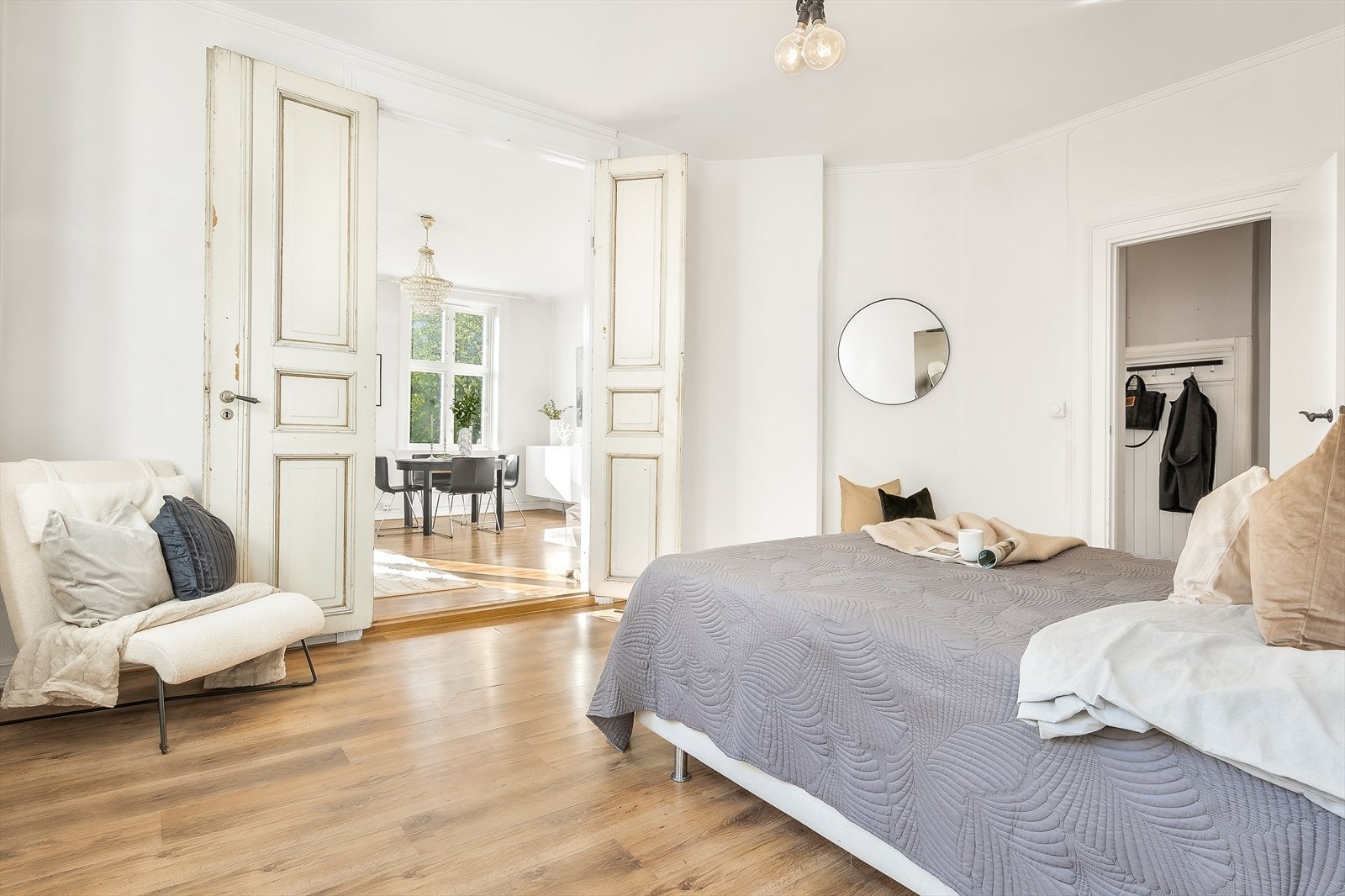 De siste årene har borettslaget foretatt utskifting av ytterdører, vinduer og verandadører, fasaderehabilitering og etablert sentralt brannvarslingsanlegg Galleribilde