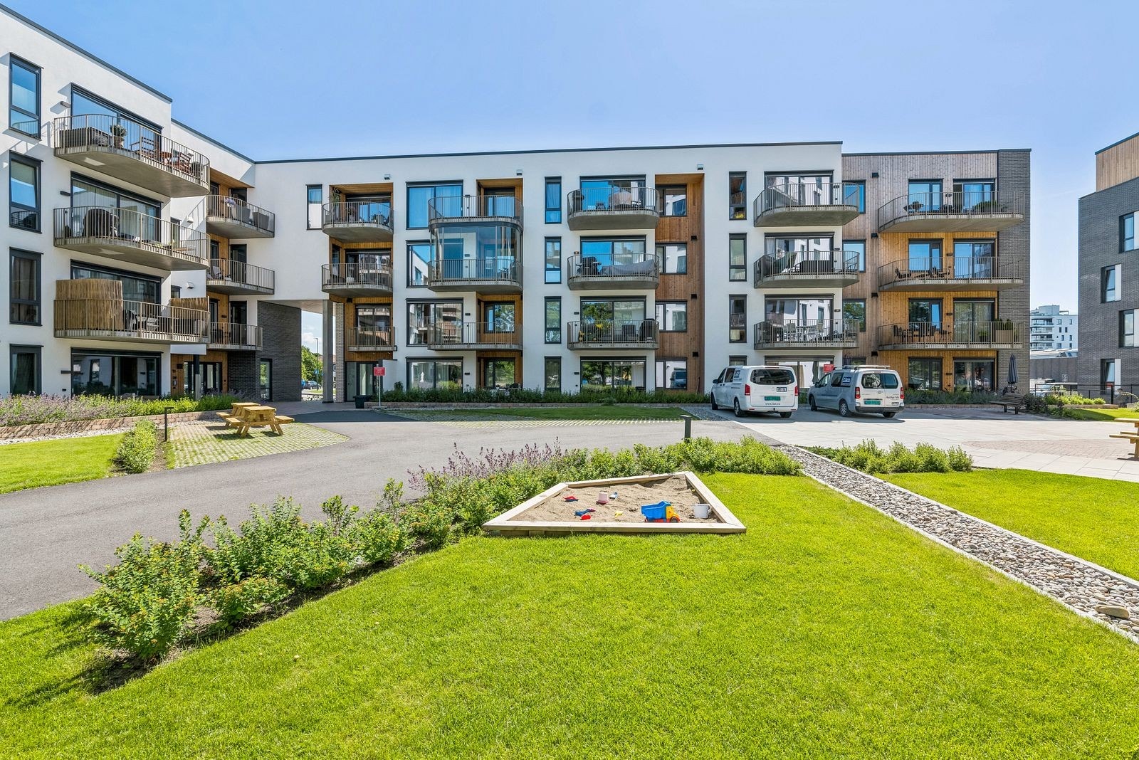 Hyggelig felles uteplass Galleribilde