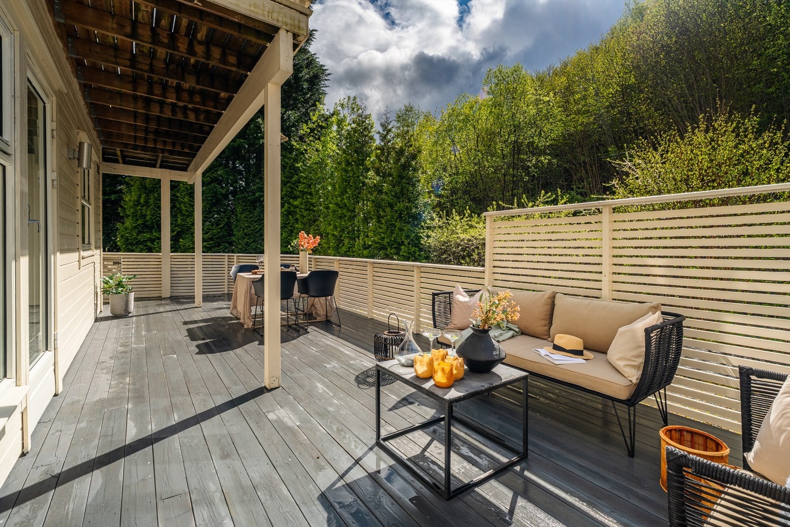 Her er det plass til både sittegrupper i ulike soner og grill. Galleribilde
