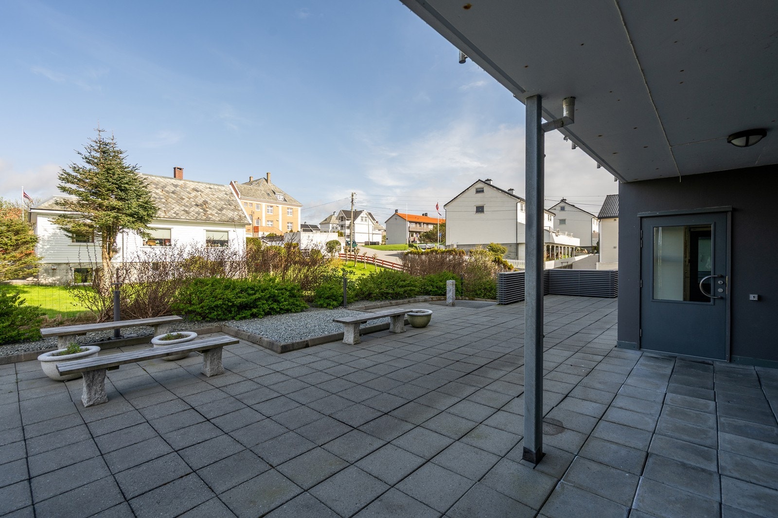 Felles uteområde. Her har du tilkomst til leiligheten og heis. Galleribilde