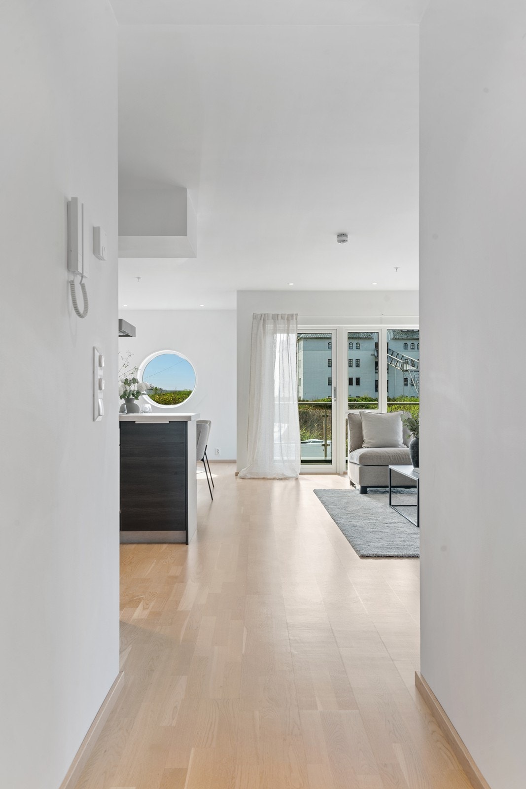 Leiligheten har en kjekk og åpen planløsning. Galleribilde