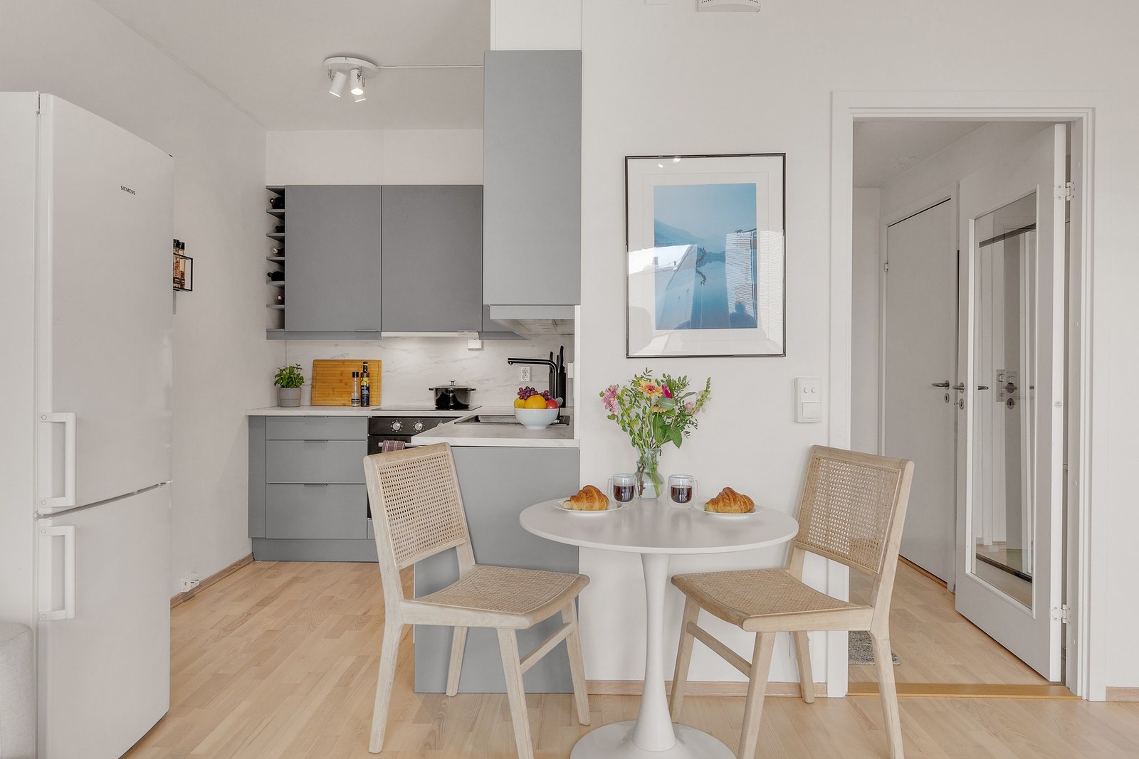 Kjøkkenet fremstår moderne og har mange lekre detaljer. Galleribilde