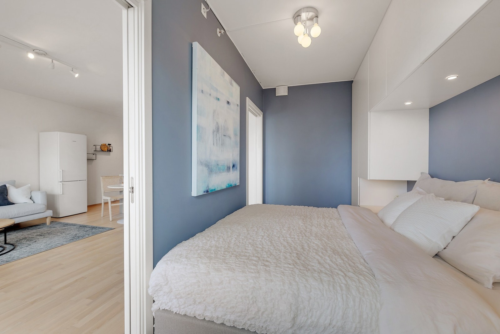 Rommet er av god størrelse og dør på begge sider. Galleribilde