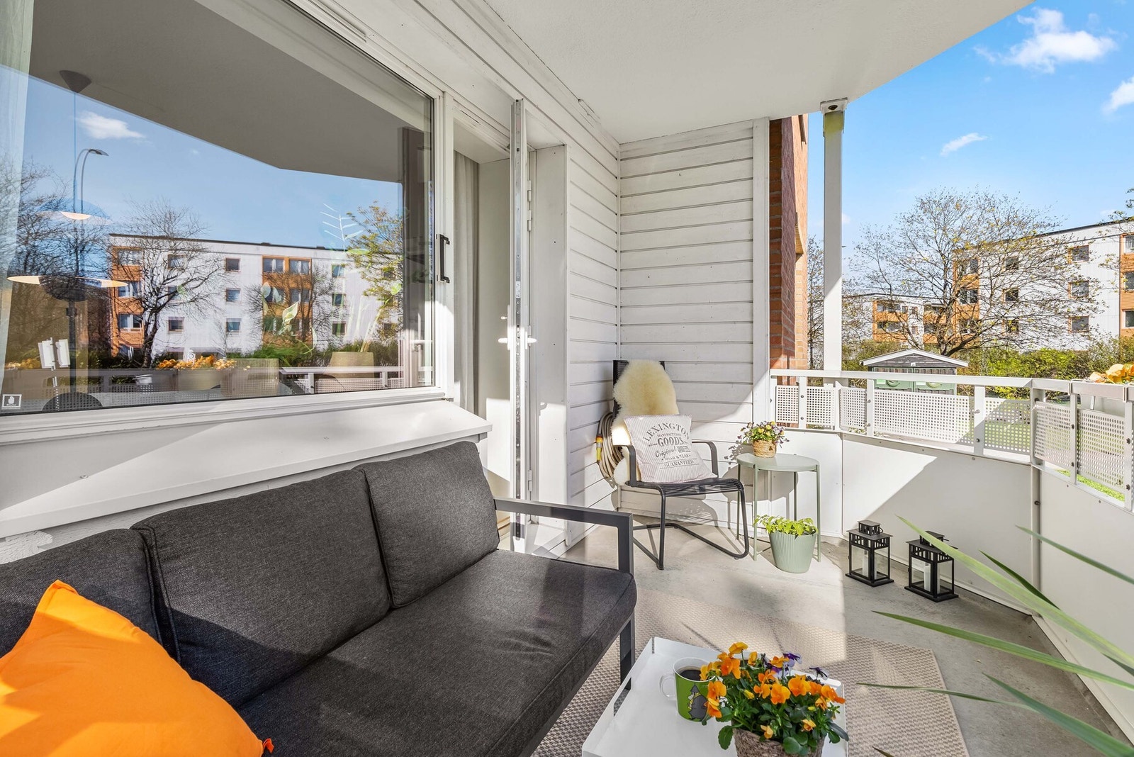 Det er fin plass til sittegrupper og grill Galleribilde