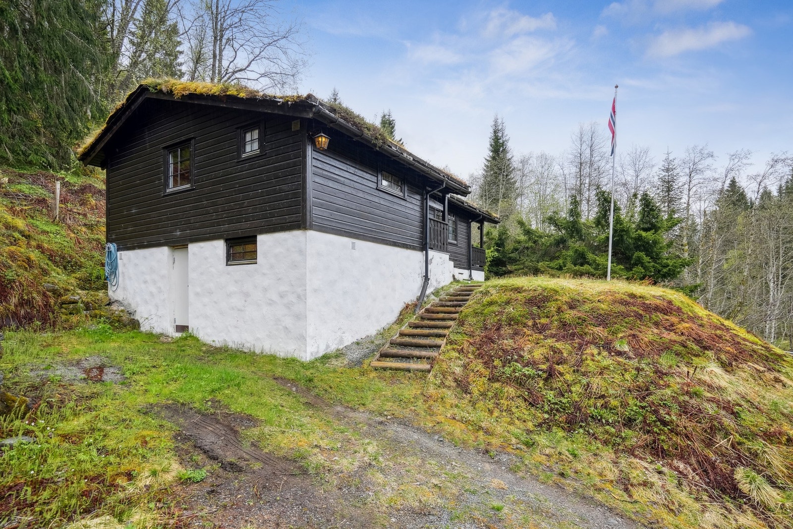 Tomten har et areal på 802 kvm. Galleribilde