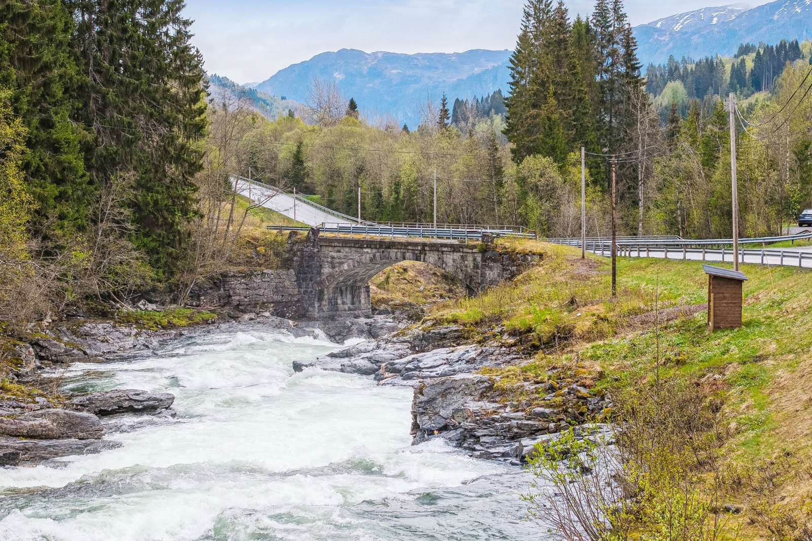 Du har både fiskesone på over- og nedsiden av Dregebrua. Galleribilde