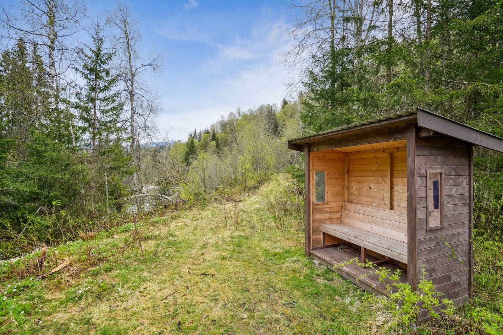 Er du glad i laksefiske? Like ved hytta har du sone 4 og 8, hvor du kan kjøpe fiskekort. Galleribilde