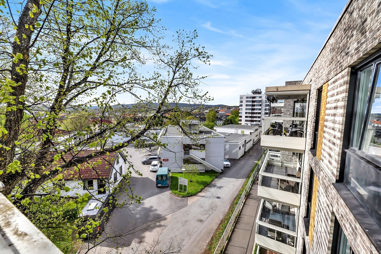 Høyt og fritt med flott utsikt mot Holmenkollen. Galleribilde