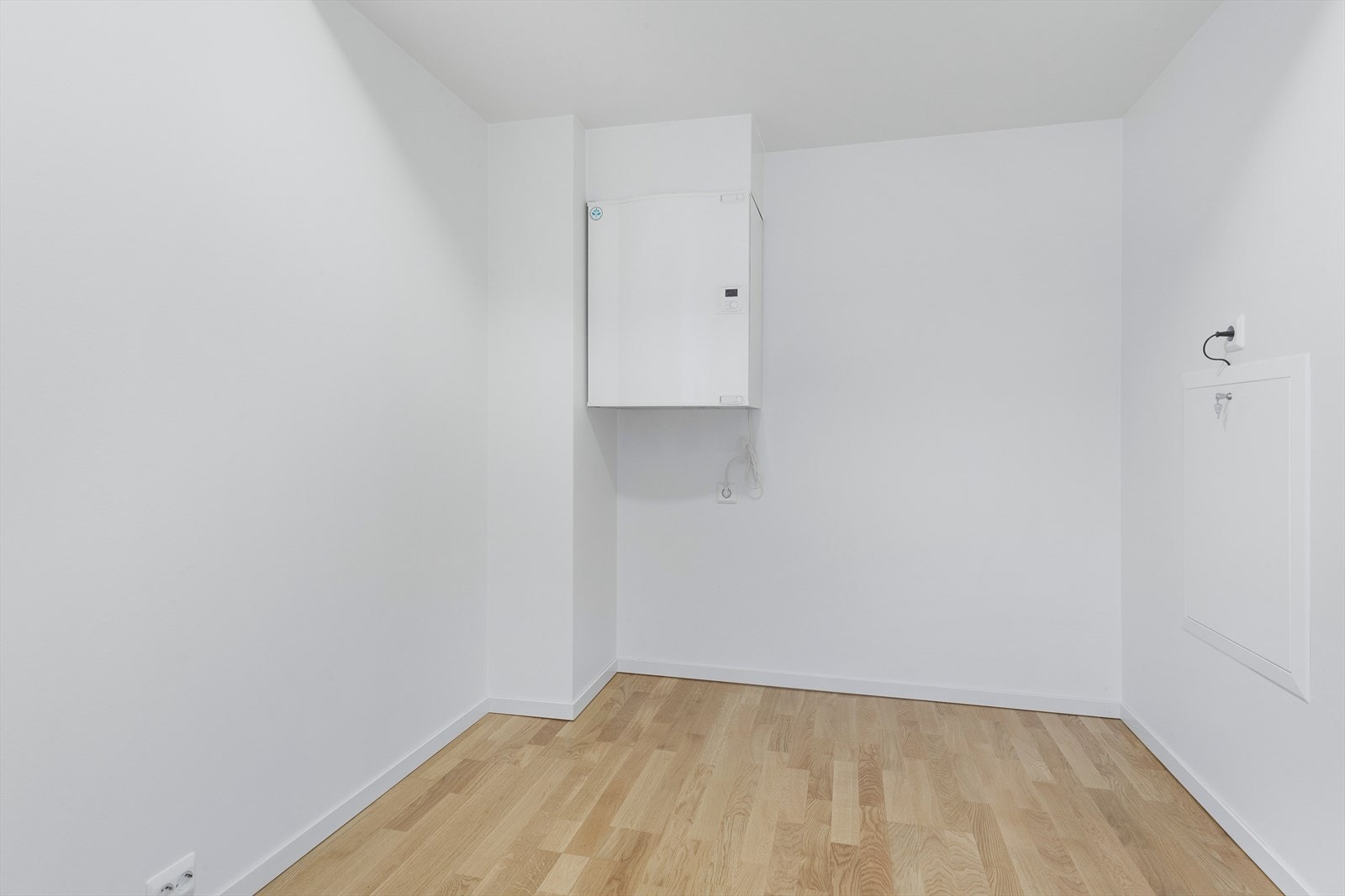 Praktisk bod med god plass til oppbevaring. Galleribilde