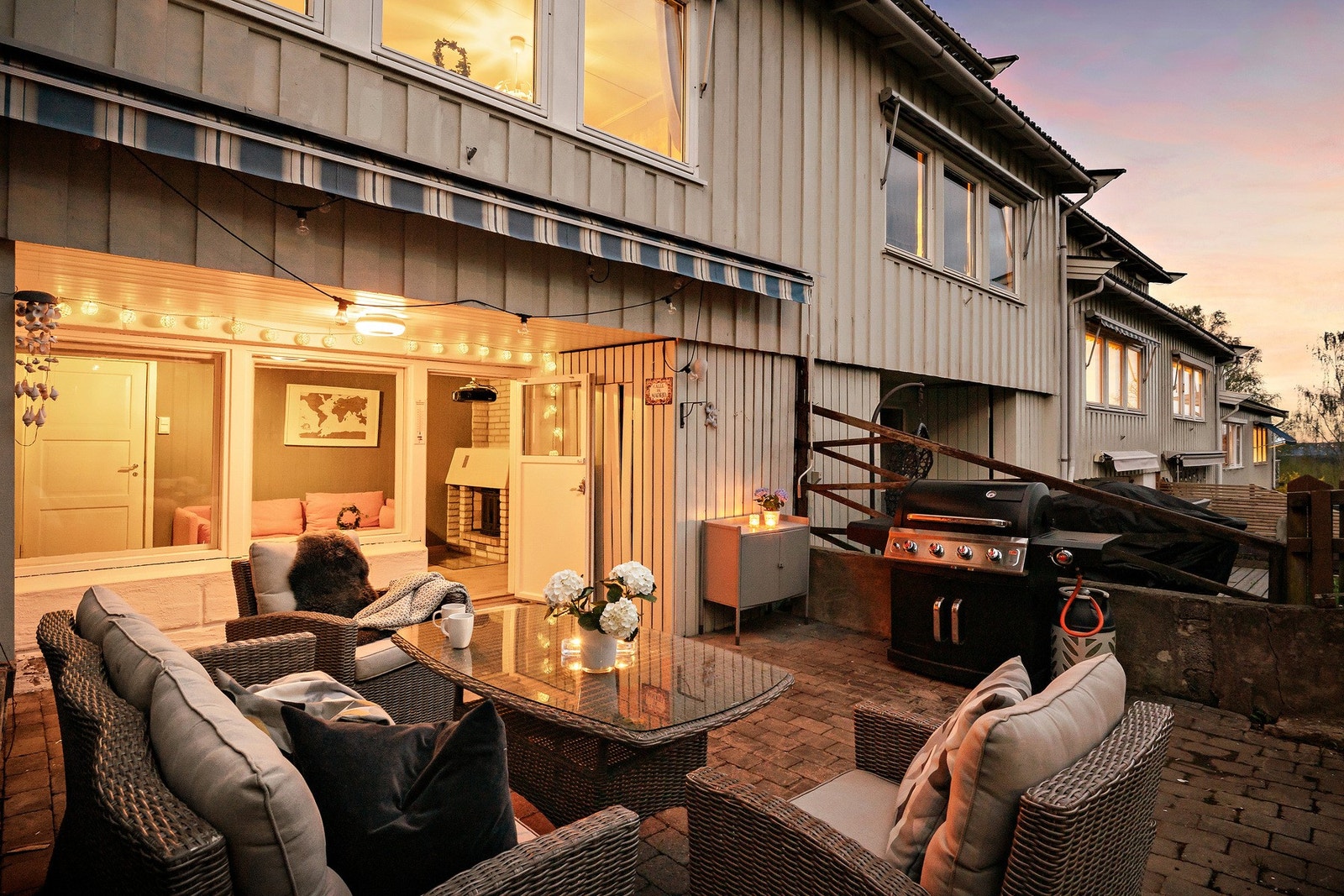 Her kan en enkelt innrede en sittegruppe, grill og diverse dekor og planter Galleribilde