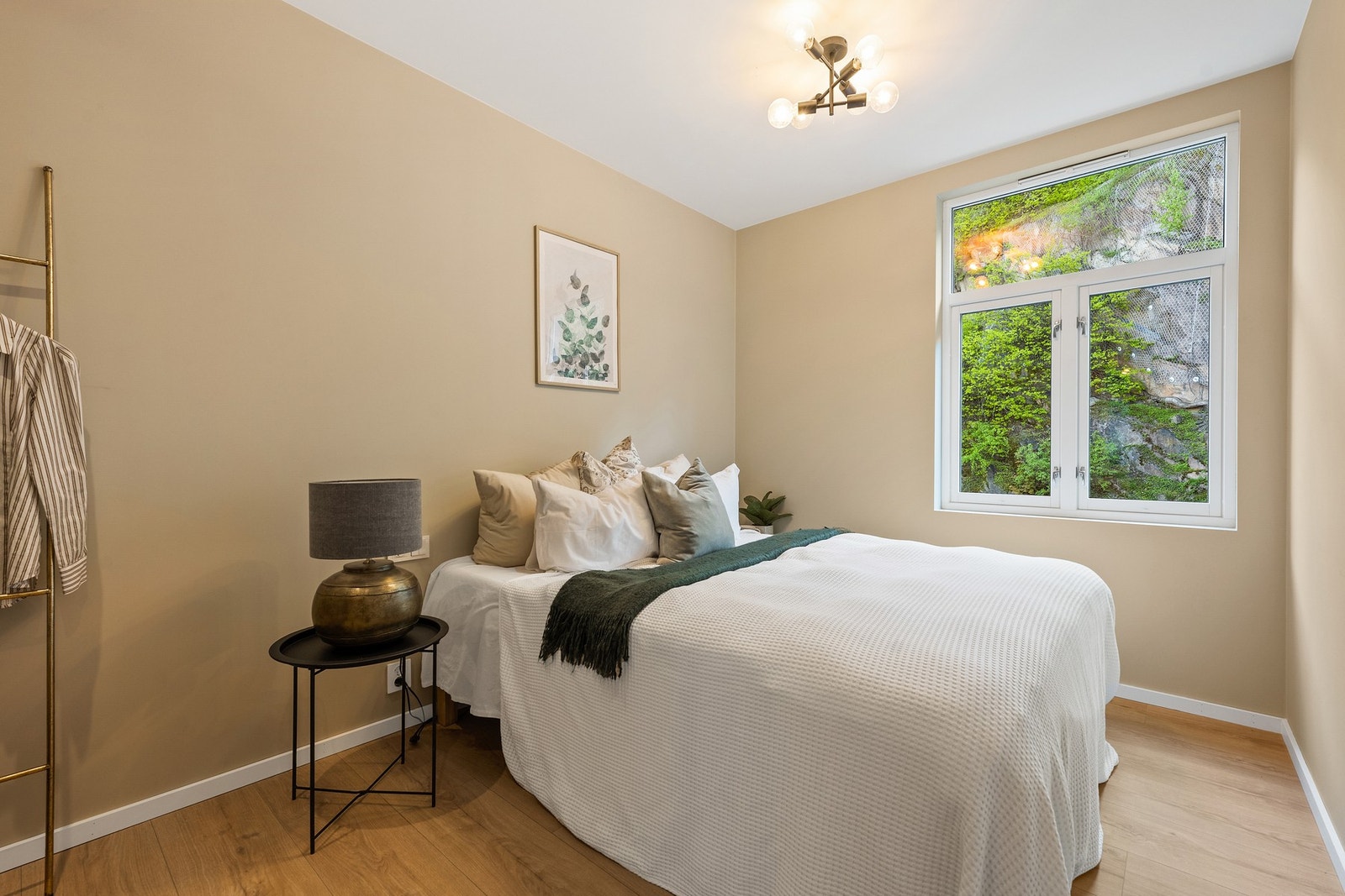 Begge rommene kan enkelt tilpasses din personlige stil - enten du ønsker det rolig og minimalistisk, eller varmt og koselig. Galleribilde