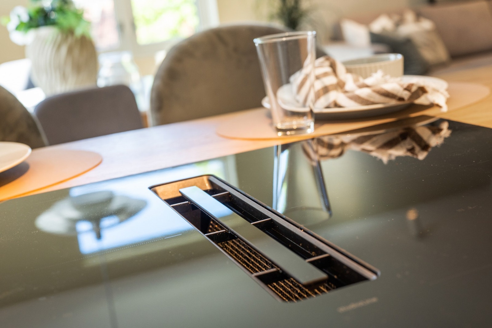 Nedfelt avtrekksvifte gir et rent uttrykk. Galleribilde