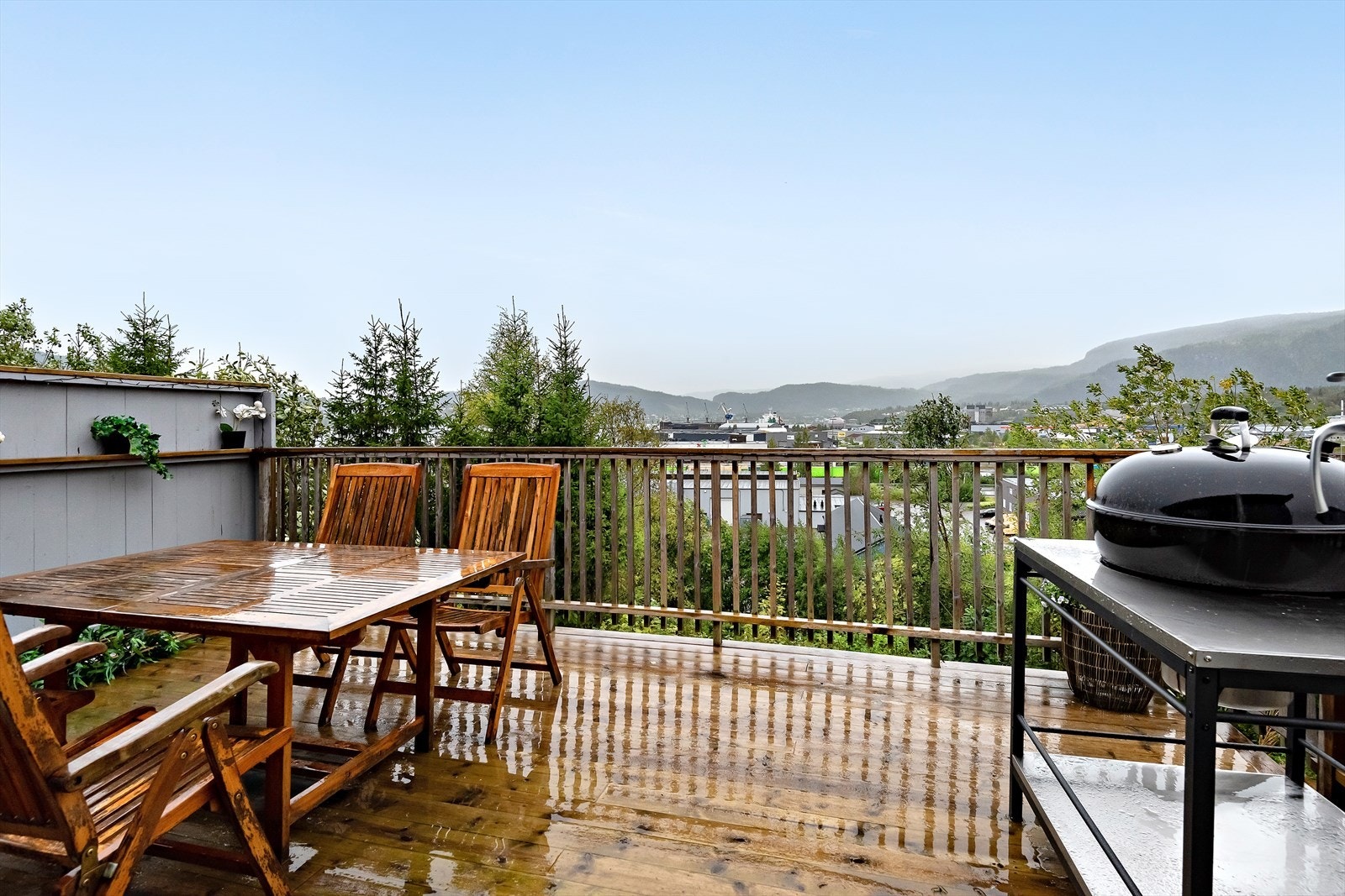 Utgang til terrasse fra stuen. Galleribilde