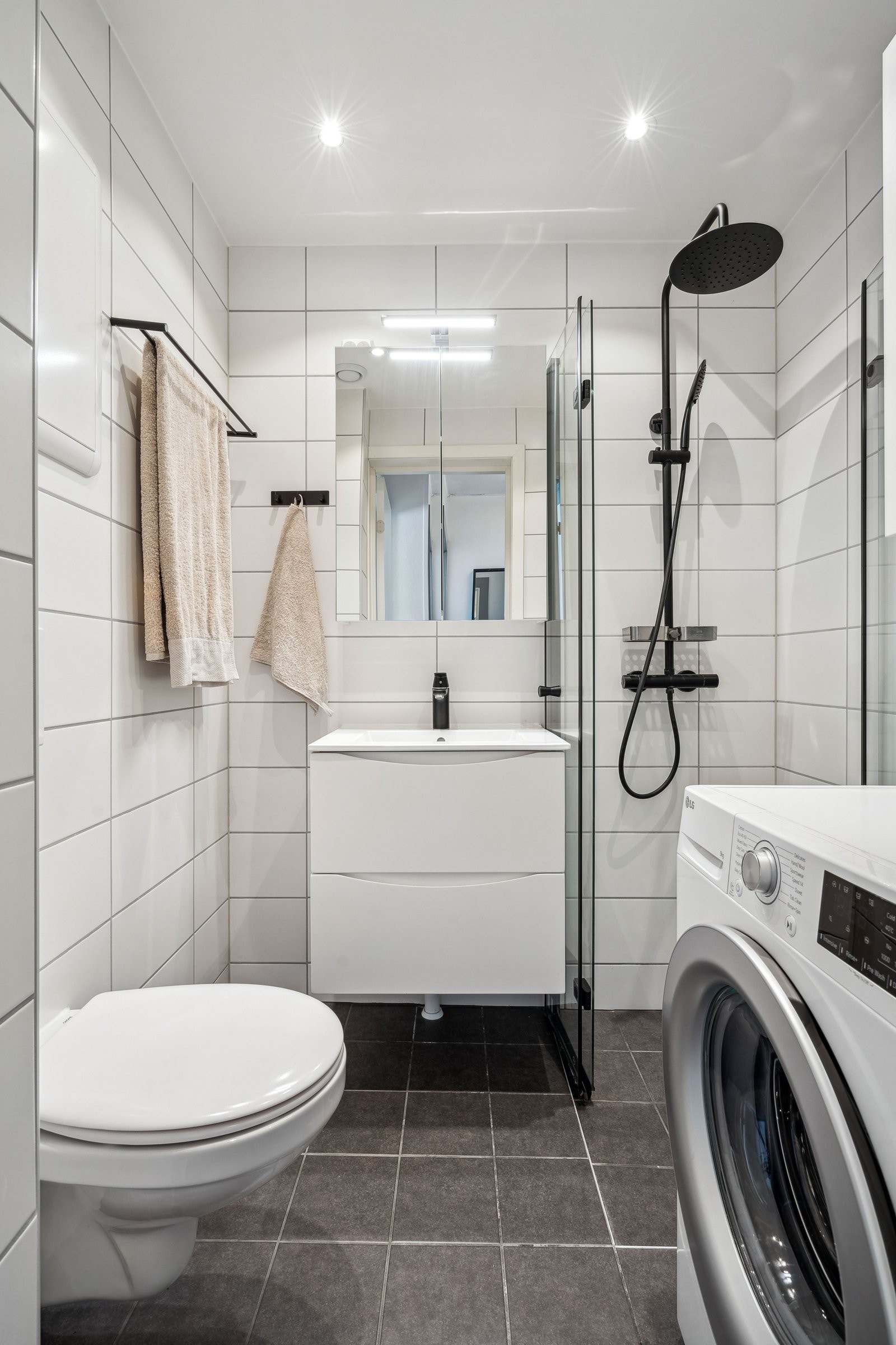 Flislagt bad fra 2023 Galleribilde